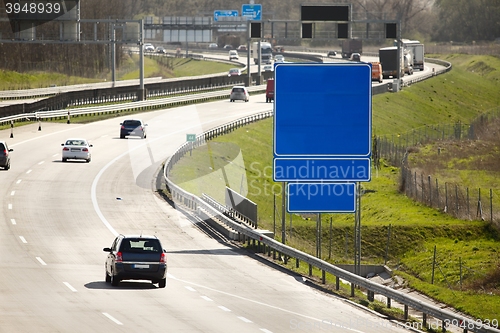 Image of Highway with low traffic