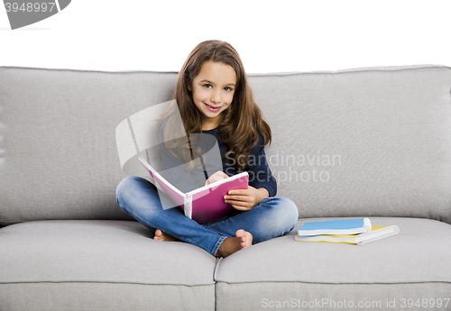 Image of LIttle girl studying