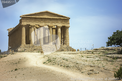 Image of greek building in Sicily