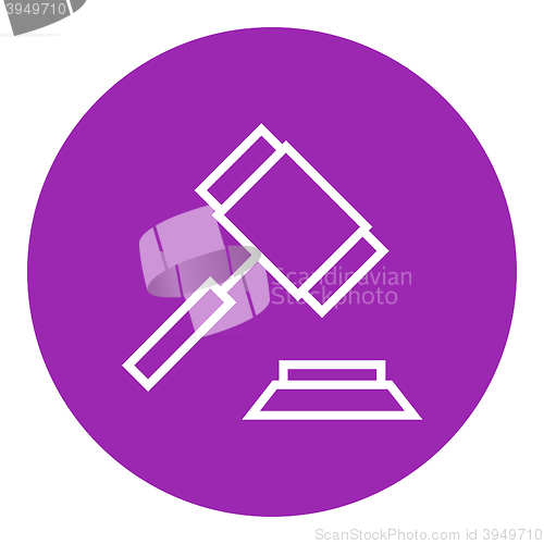 Image of Auction gavel line icon.