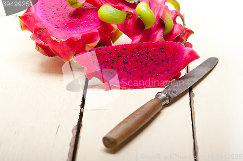 Image of fresh dragon fruit 