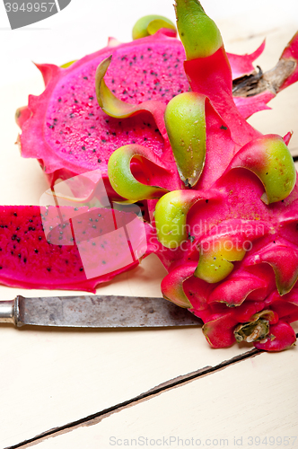 Image of fresh dragon fruit 