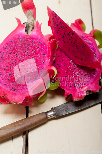 Image of fresh dragon fruit 