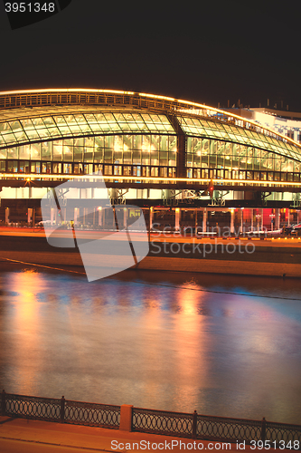 Image of Bogdan Khmelnitsky pedestrian bridge at night