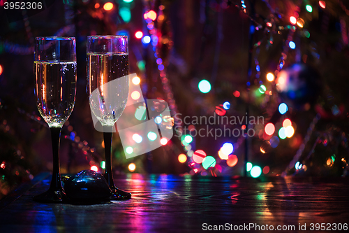 Image of two shampagne glasses