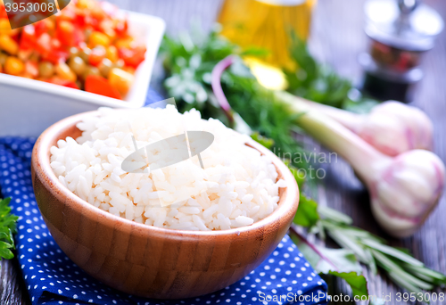 Image of boiled rice with vegetables