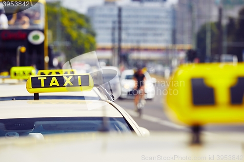 Image of Taxi 