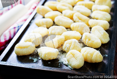 Image of raw potato gnocchi