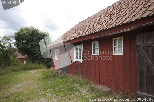 Image of red barn