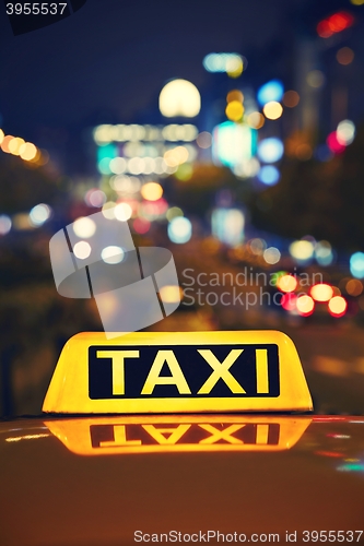 Image of Taxi at night