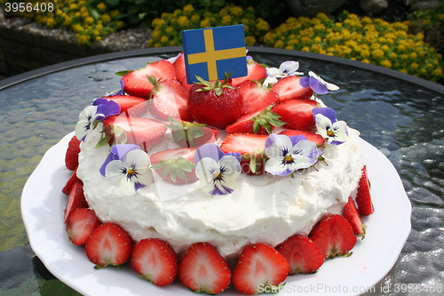 Image of Midsummer gateau with Swedish strawberries