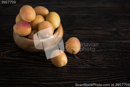 Image of orange fresh apricots