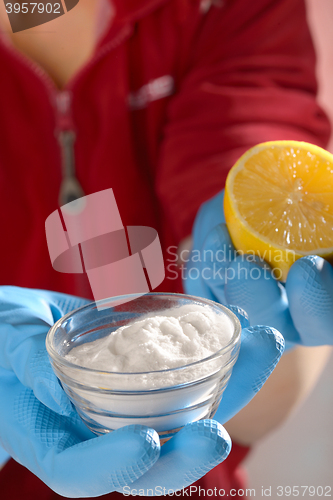 Image of natural detergent product with bicarbonate and lemon