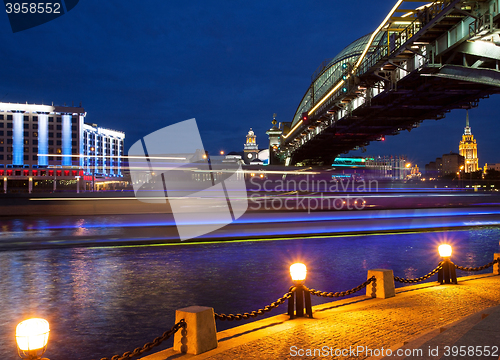 Image of Bogdan Khmelnitsky pedestrian bridge over the Moscow-river at ni