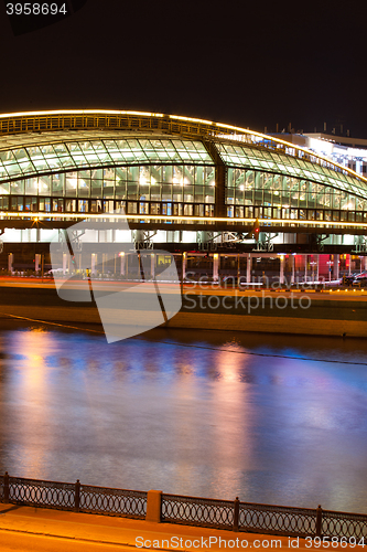 Image of Bogdan Khmelnitsky pedestrian bridge at night