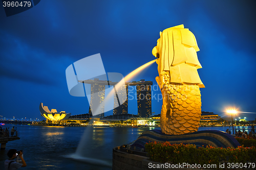 Image of Overview of the marina bay with the Merlion