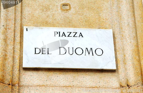 Image of Piazza Duomo sign in Milan
