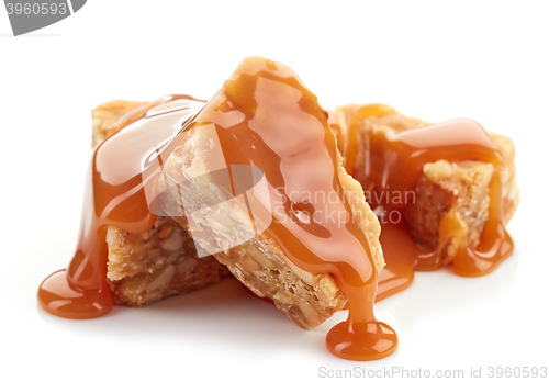 Image of caramel and oat cookies with caramel sauce