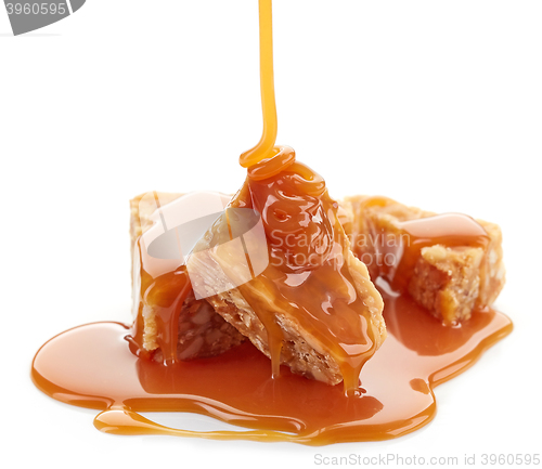 Image of caramel and oat cookies with caramel sauce