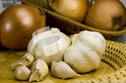 Image of onions and garlics