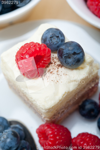 Image of fresh raspberry and blueberry cake