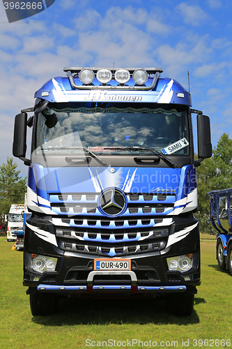 Image of Mercedes-Benz Arocs Logging Truck Front View