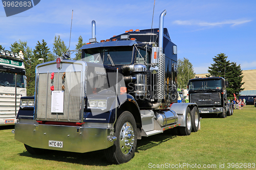 Image of Dark Blue Kenworth W900 Truck Tractor