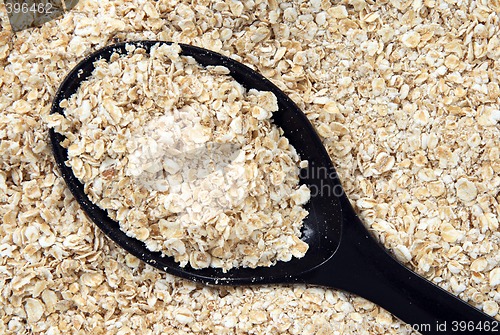 Image of Rolled oats in a spoon