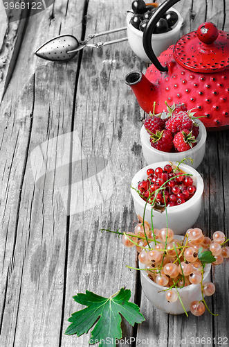 Image of Summer tea tea with berries