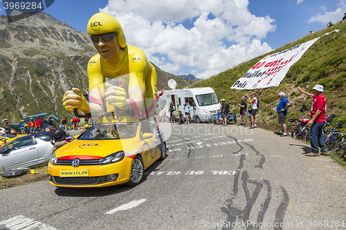 Image of LCL Vehicle in Alps - Tour de France 2015