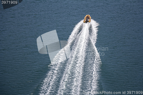 Image of Trail on sea surface