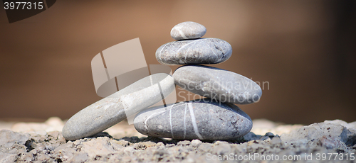 Image of balancing pebble stones