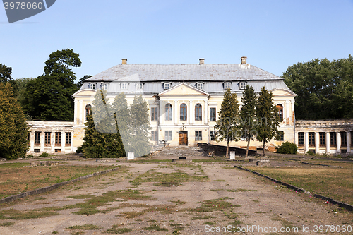 Image of abandoned old building  