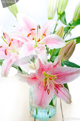 Image of pink lily flower bouquet