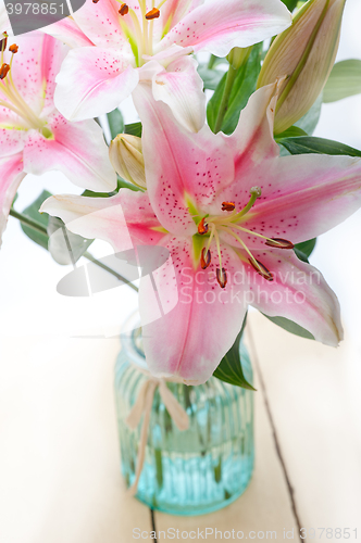 Image of pink lily flower bouquet