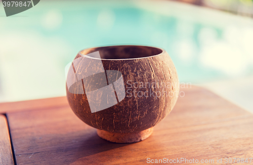 Image of empty bowl on table at hotel spa