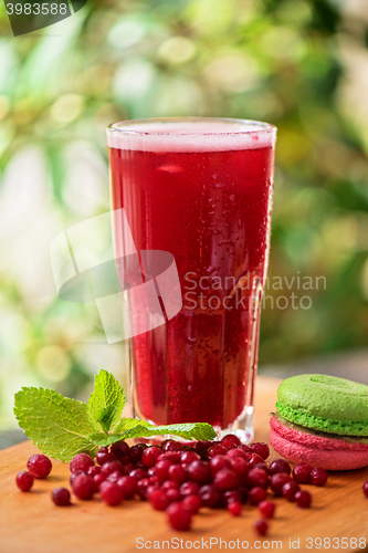 Image of fruit drink with cranberries