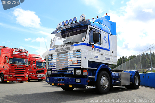 Image of Customized Scania 143M Semi Tractor