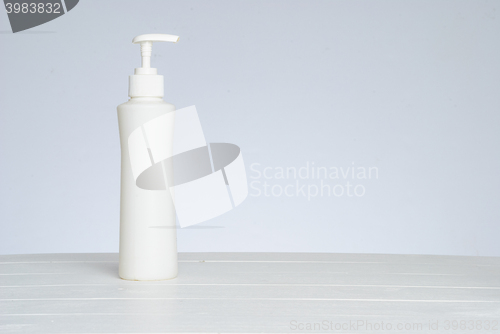 Image of Pumper dispenser of shampoo ,soap baht