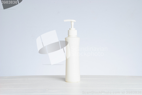 Image of Pumper dispenser of shampoo ,soap baht