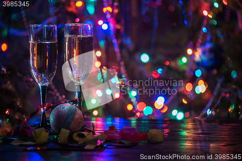 Image of two shampagne glasses