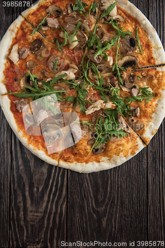 Image of Pizza with chicken and mushrooms