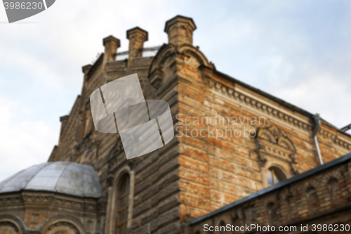 Image of old crumbling building