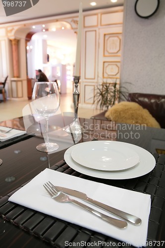 Image of dinning-room in classical style