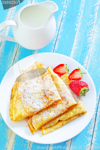 Image of pancakes with strawberry