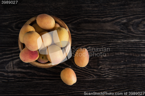 Image of orange fresh apricots