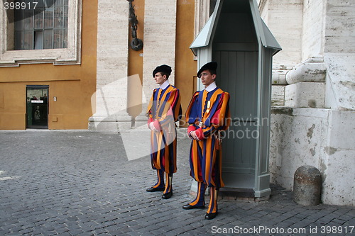 Image of swiss guard at the vatican