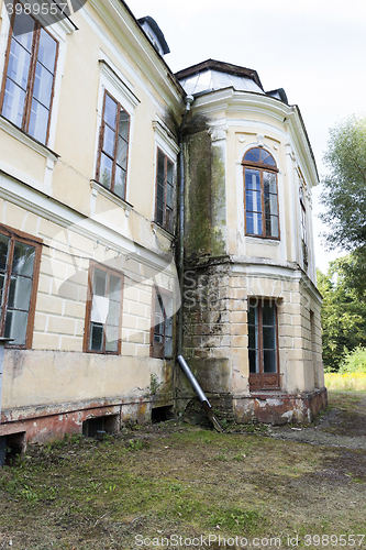 Image of abandoned old building