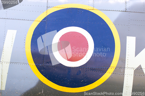 Image of Round symbol on an old dutch warplane