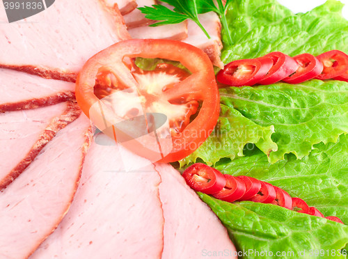 Image of meat close up with tomato